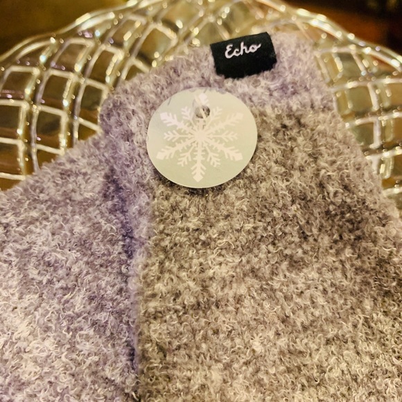 Echo Gloves - Soft to the Touch - Picture 2 of 2